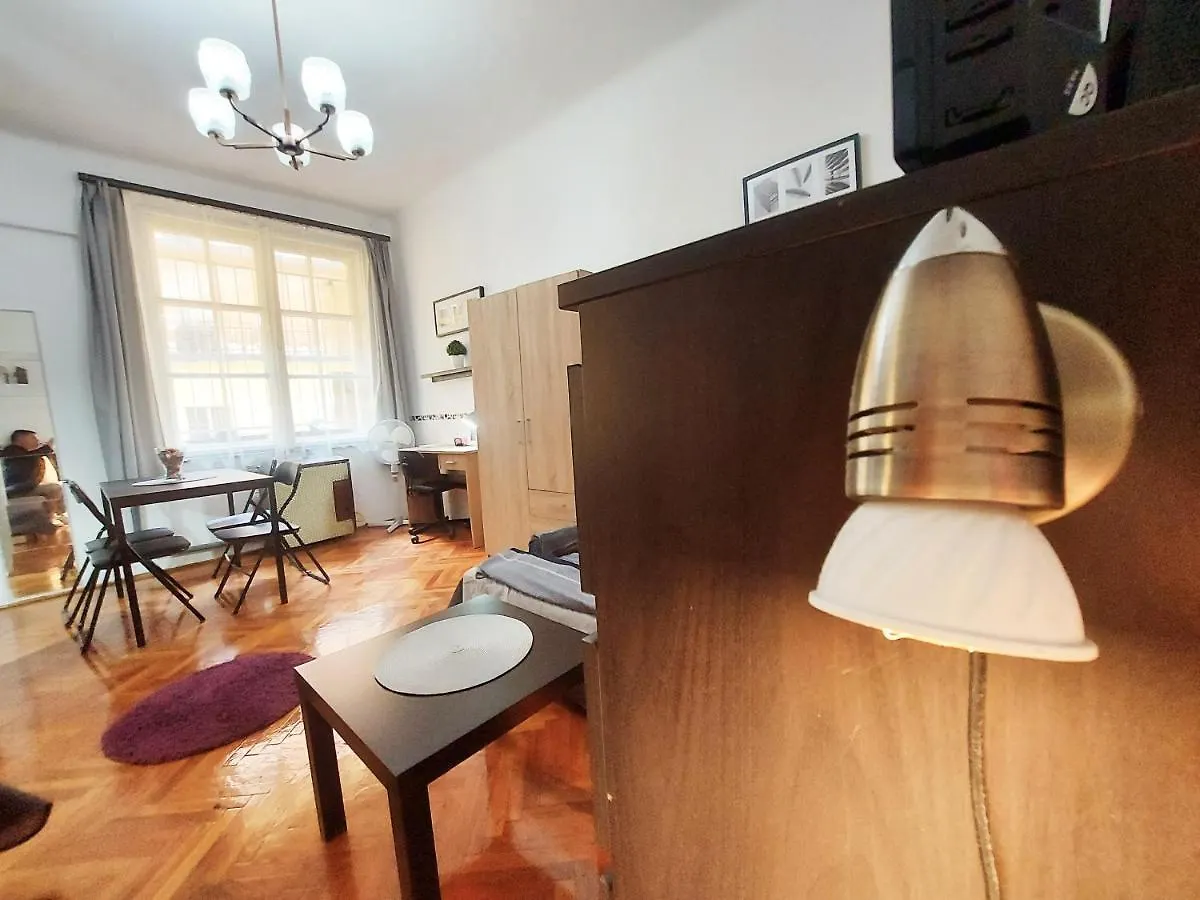 Apartment Gecko Centrum Studio Apartman Budapest Hungary